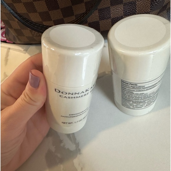 Donna Karan Cashmere Mist Deodorant Sealed NEW - Picture 3 of 9
